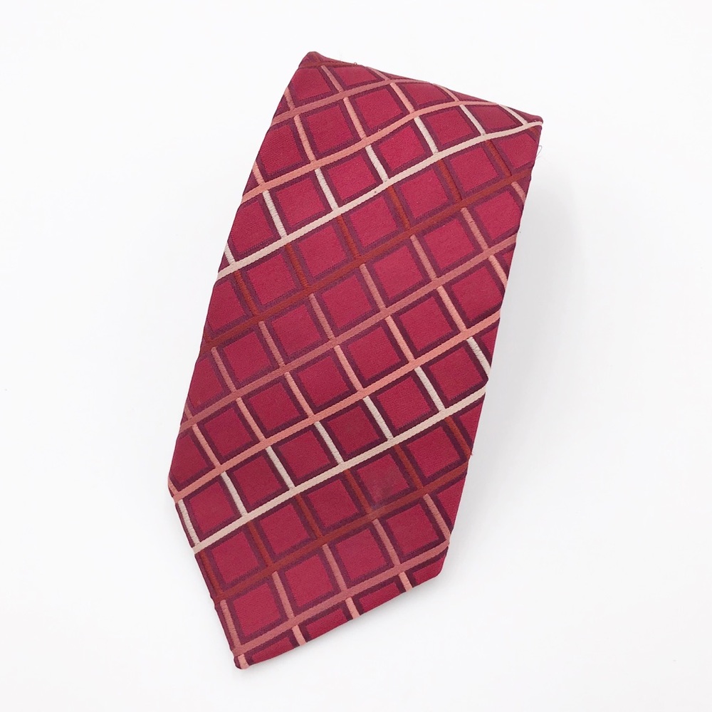 Men's 100% Imported Silk Hand Sewn Tie Red Diamond